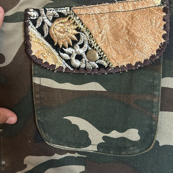 Beautiful stories camouflage jacket with unique pockets - Picture 5 of 9